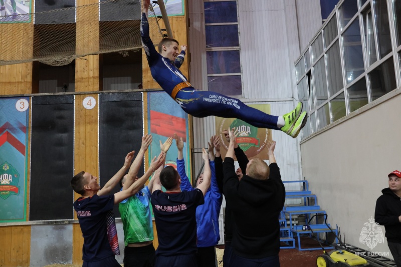 В Уфе сегодня состоялось торжественное открытие Всероссийских соревнований МЧС России по пожарно-спасательному спорту на «Кубок Салавата Юлаева»