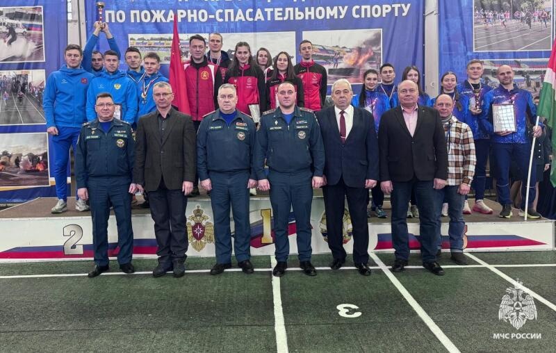 В спортивном манеже Главного управления МЧС России по Рязанской области состоялось торжественное закрытие соревнований по пожарно-спасательному спорту «Мемориал М.И. Шабурова»