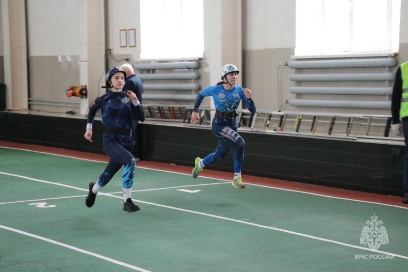 Переходящий Кубок всероссийских соревнований МЧС России "Кубок ЦС ВДПО" по пожарно-спасательному спорту уезжает в Свердловскую область
