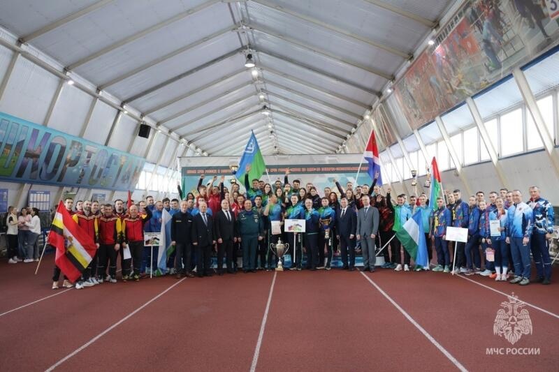 Кубок МЧС России на Всероссийских соревнованиях завоевала команда Ханты-Мансийского автономного округа — Югра