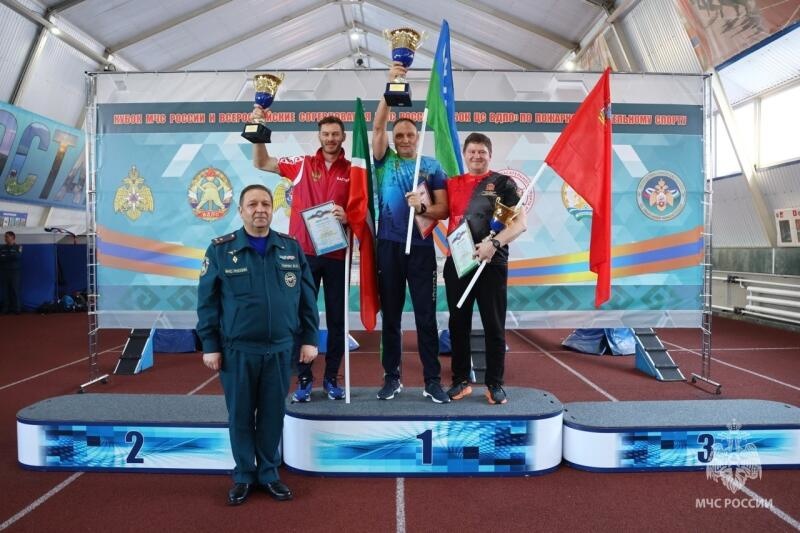 Кубок МЧС России на Всероссийских соревнованиях завоевала команда Ханты-Мансийского автономного округа — Югра