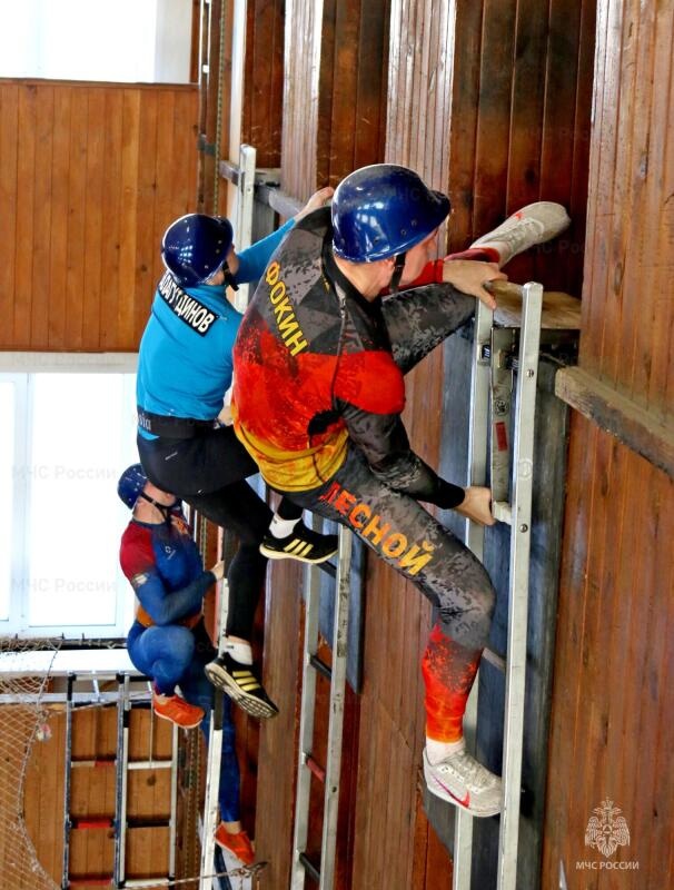 В Казани соревнуются лучшие команды специальной пожарной охраны