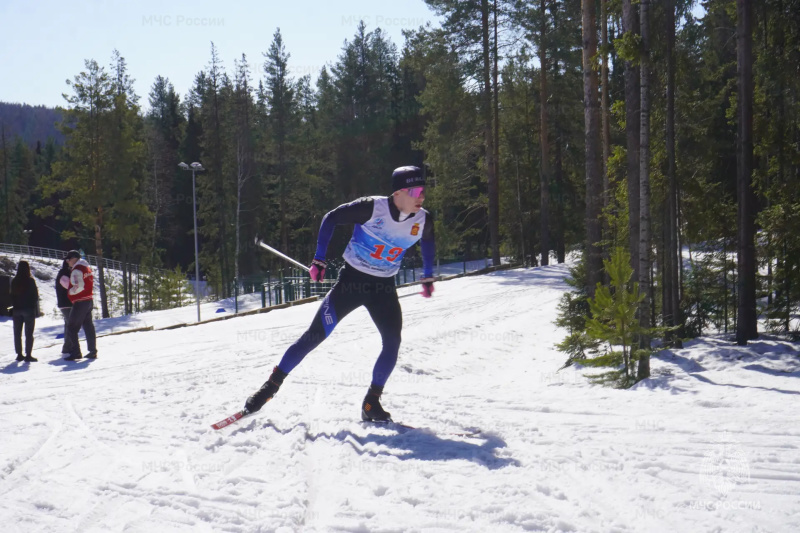 Лыжная трасса как арена мастерства: в Нижнем Тагиле определили лидеров второго этапа Спартакиады МЧС России