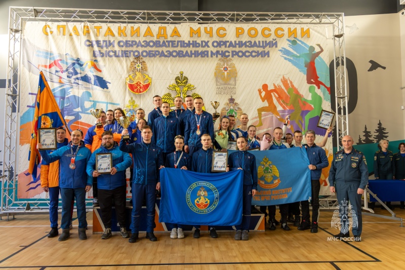 На Сибирской земле определили сильнейших лыжников среди вузов МЧС России