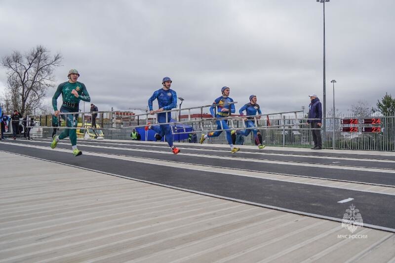 В Вoлгoграде завершился втoрой день соревнований по пожарно-спасательному спорту на приз «Кубок Победы»