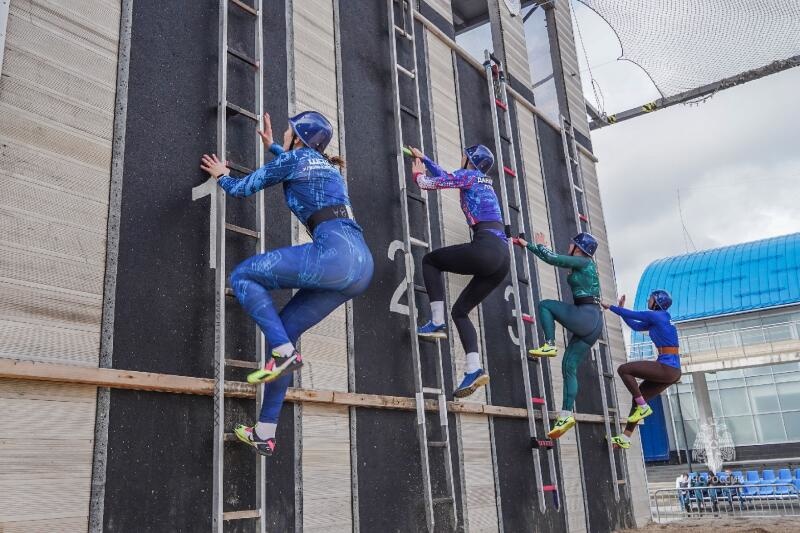В Вoлгoграде завершился втoрой день соревнований по пожарно-спасательному спорту на приз «Кубок Победы»