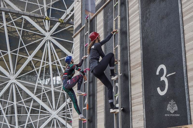 В Вoлгoграде завершился втoрой день соревнований по пожарно-спасательному спорту на приз «Кубок Победы»