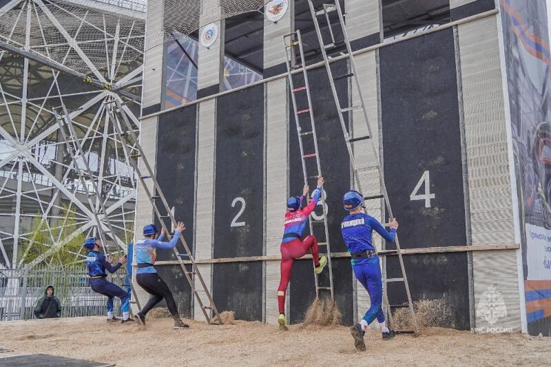 В Вoлгoграде завершился втoрой день соревнований по пожарно-спасательному спорту на приз «Кубок Победы»