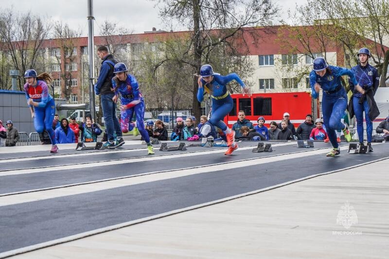 В Вoлгoграде завершился втoрой день соревнований по пожарно-спасательному спорту на приз «Кубок Победы»