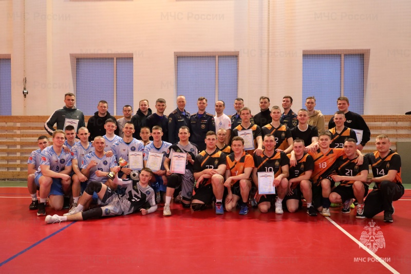 Сборная команда Академии ГПС МЧС России одержала победу в товарищеском турнире по волейболу