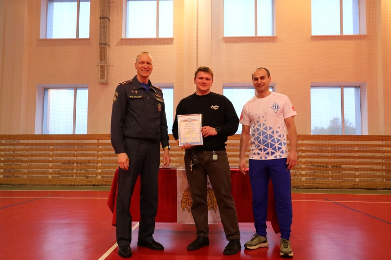 Сборная команда Академии ГПС МЧС России одержала победу в товарищеском турнире по волейболу