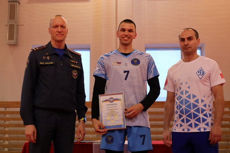 Сборная команда Академии ГПС МЧС России одержала победу в товарищеском турнире по волейболу