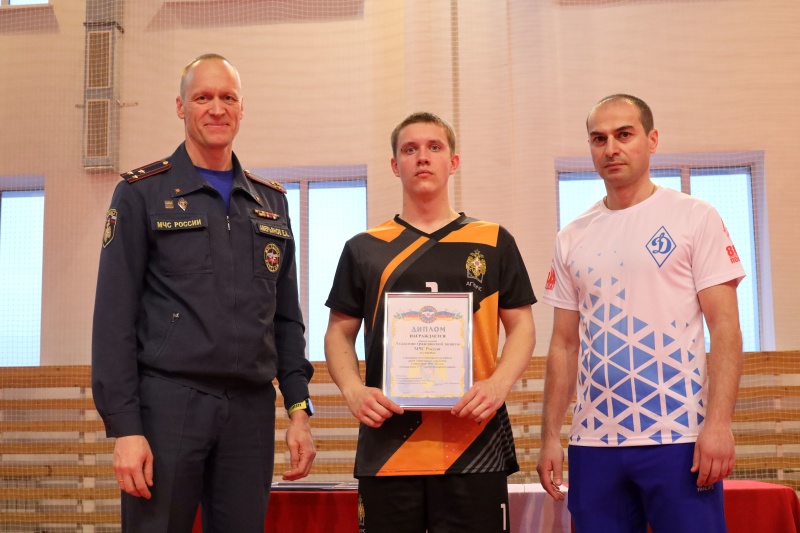 Сборная команда Академии ГПС МЧС России одержала победу в товарищеском турнире по волейболу
