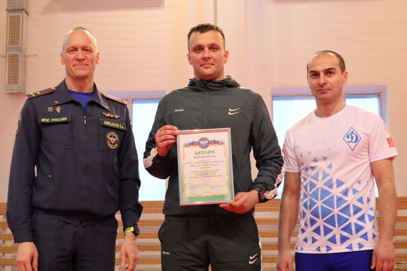 Сборная команда Академии ГПС МЧС России одержала победу в товарищеском турнире по волейболу
