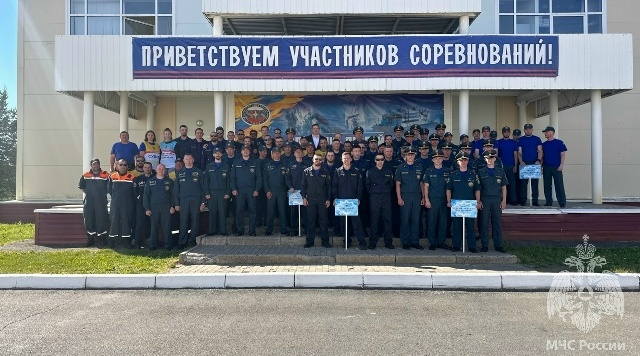 В городе Вытегра Вологодской области проходят межрегиональные соревнования по многоборью спасателей МЧС России «Кубок Севера»