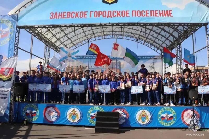 И выше, и быстрее всех! В Янино стартовали межрегиональные соревнования по пожарно-спасательному спорту
