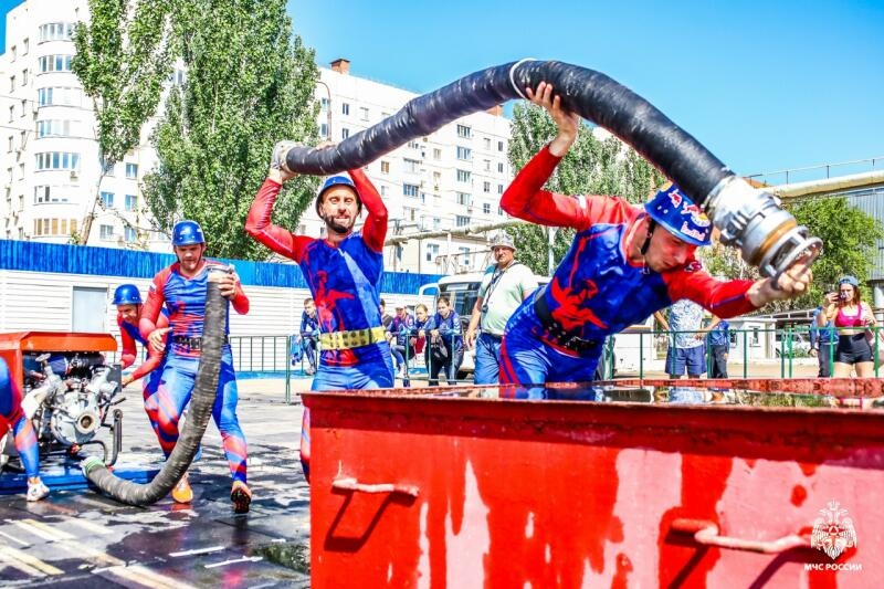 В Астрахани завершились межрегиональные соревнования МЧС России по пожарно-спасательному спорту среди субъектов Южного федерального округа