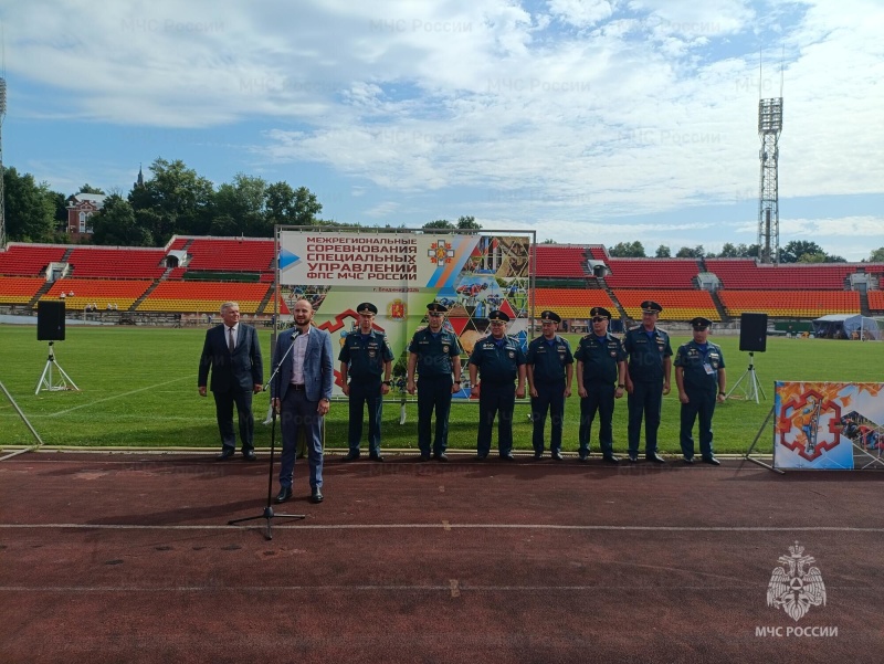 На три дня город Владимир стал площадкой для проведения межрегиональных спортивных соревнований специальных управлений федеральной противопожарной службы МЧС России по пожарно-спасательному спорту.