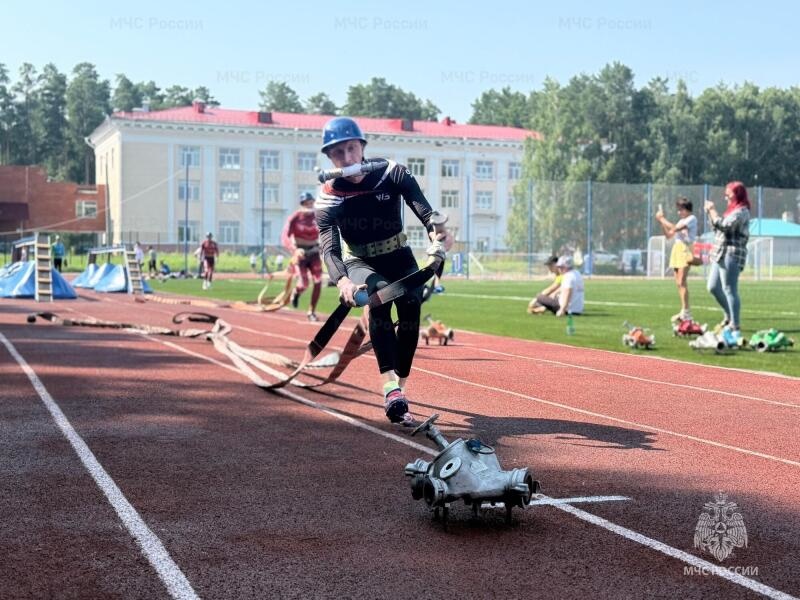 В Снежинске проходят Межрегиональные соревнования МЧС России среди специальных управлений