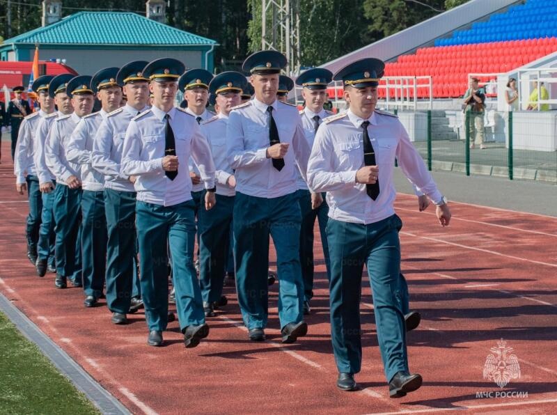 В Снежинске проходят Межрегиональные соревнования МЧС России среди специальных управлений