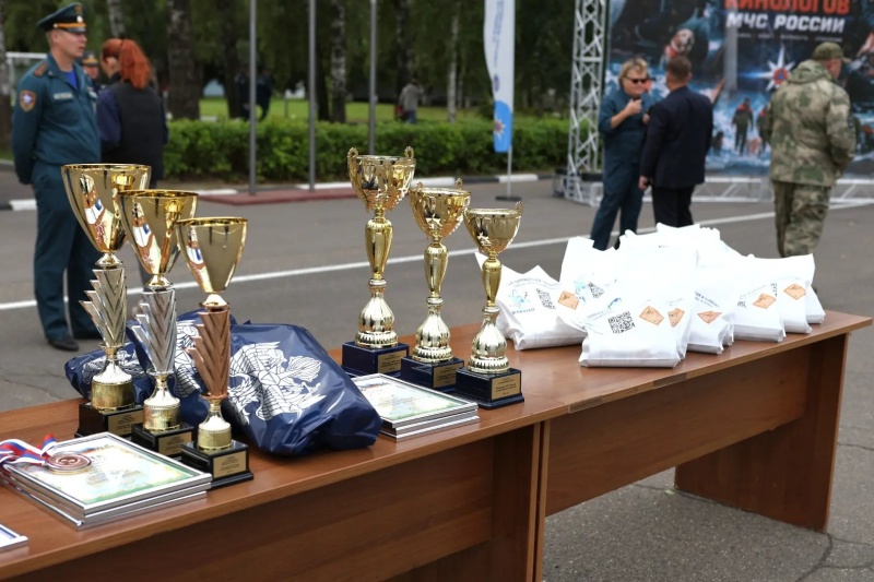 Чемпионат МЧС России по многоборью кинологов завершился в Ногинске