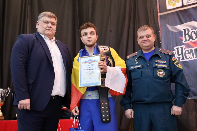 Триумф сибиряков: сборная Сибирского федерального округа стала победителем всероссийских соревнований «Чемпионат МЧС России» по боксу