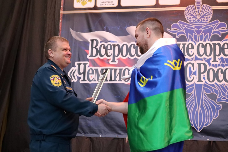 Триумф сибиряков: сборная Сибирского федерального округа стала победителем всероссийских соревнований «Чемпионат МЧС России» по боксу