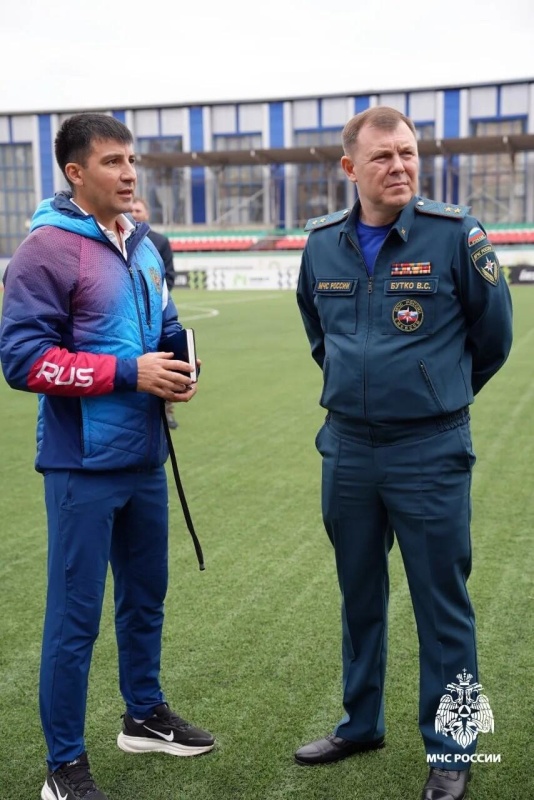 «Сработать как единое целое»: руководство МЧС России напутствовало спортсменов перед Чемпионатом мира