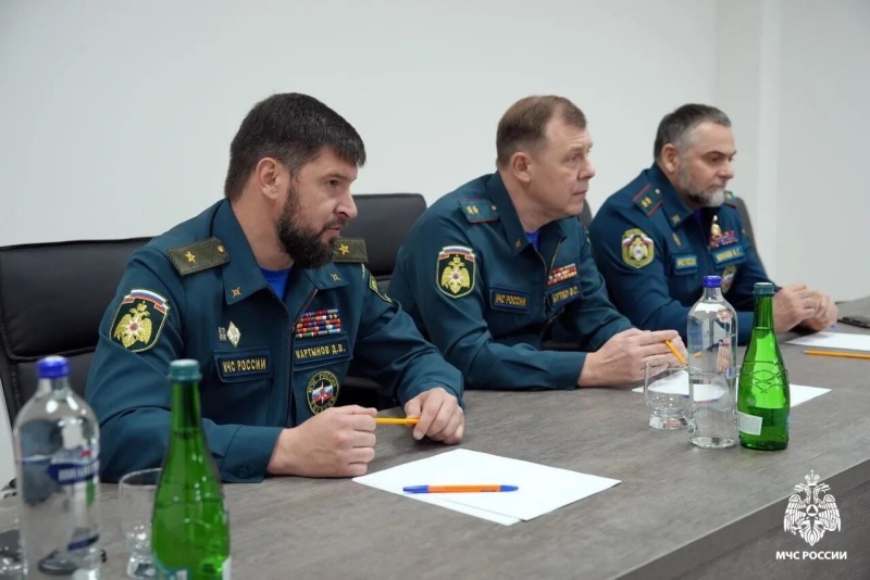 «Сработать как единое целое»: руководство МЧС России напутствовало спортсменов перед Чемпионатом мира