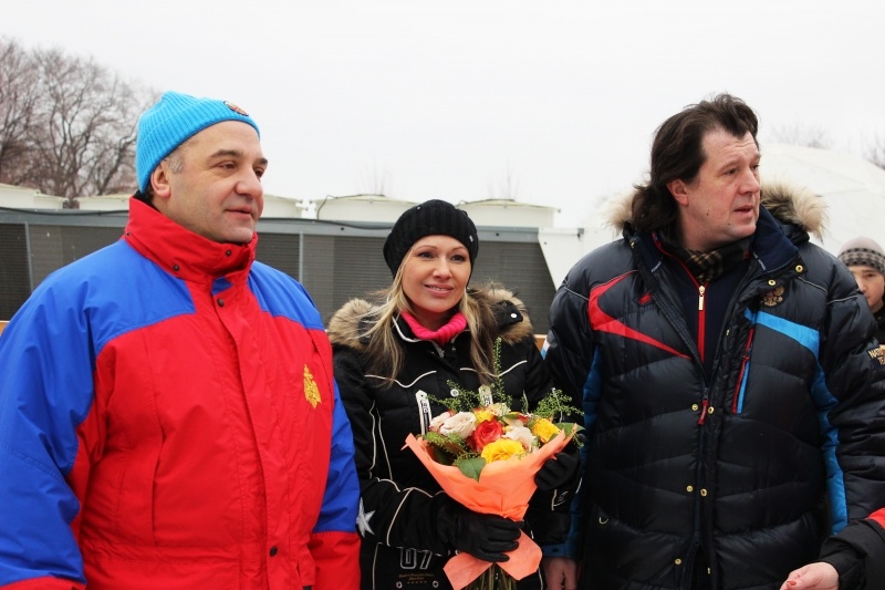 На катке Центрального парка культуры и отдыха им. Горького состоялся Всероссийский пожарно-спасательный флешмоб