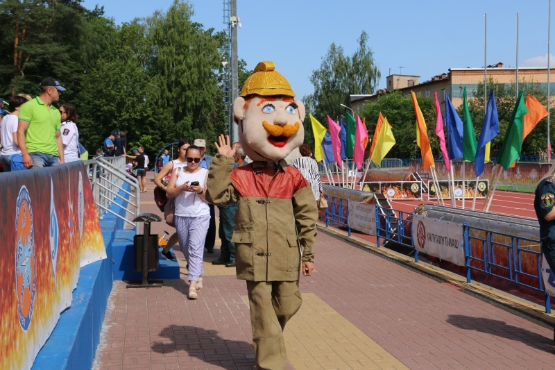 В Калуге состоялось торжественное открытие Межрегиональных соревнований по пожарно-спасательному спорту!