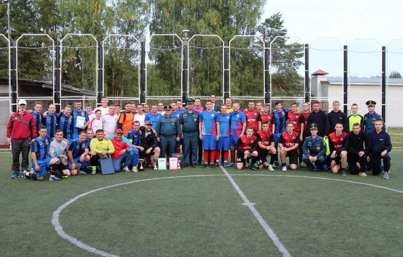 Команда Центрального аппарата МЧС России одержала победу в турнире по мини-футболу